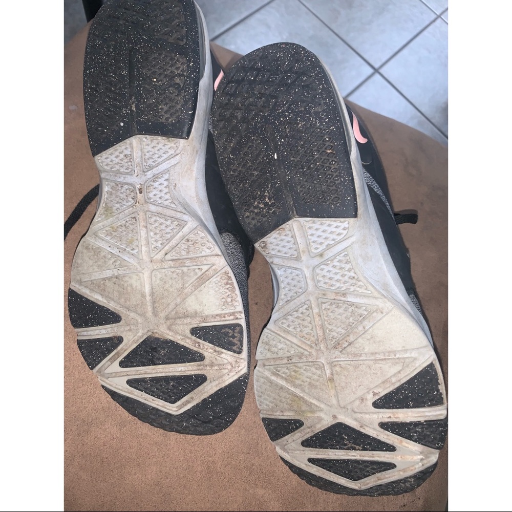 Well Used Women’s Nike’s Size 7 - Picture 11 of 11